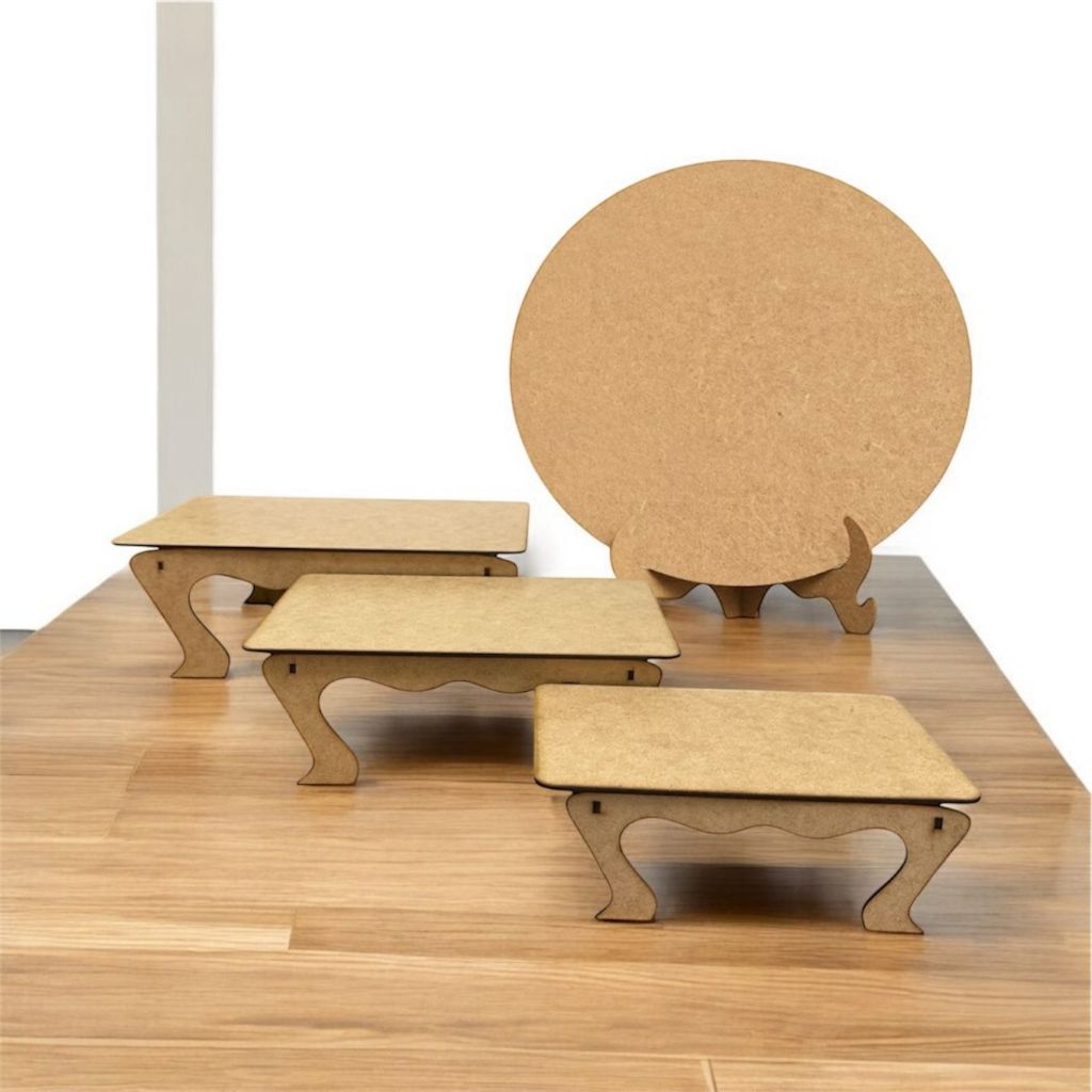 Kit Trio Bandejas e Mini Painel em MDF Para Decoração de Festas Painel 50x50cm Trio Banquinho Porta Doces