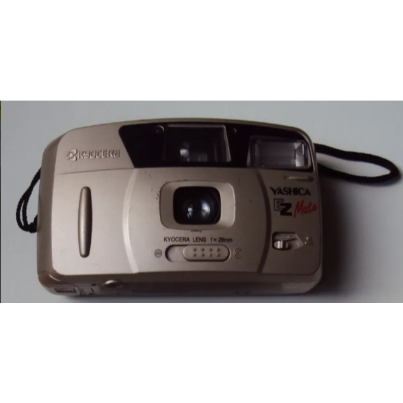 Máquina Fotográfica Kyocera Yashica Ez-mate Para Exposição
