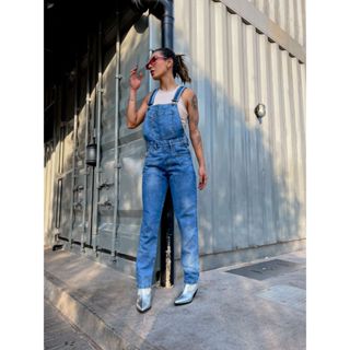 Macacão jeans Premium longo feminino jardineira suspensório liso azul médio em Oferta na Shopee