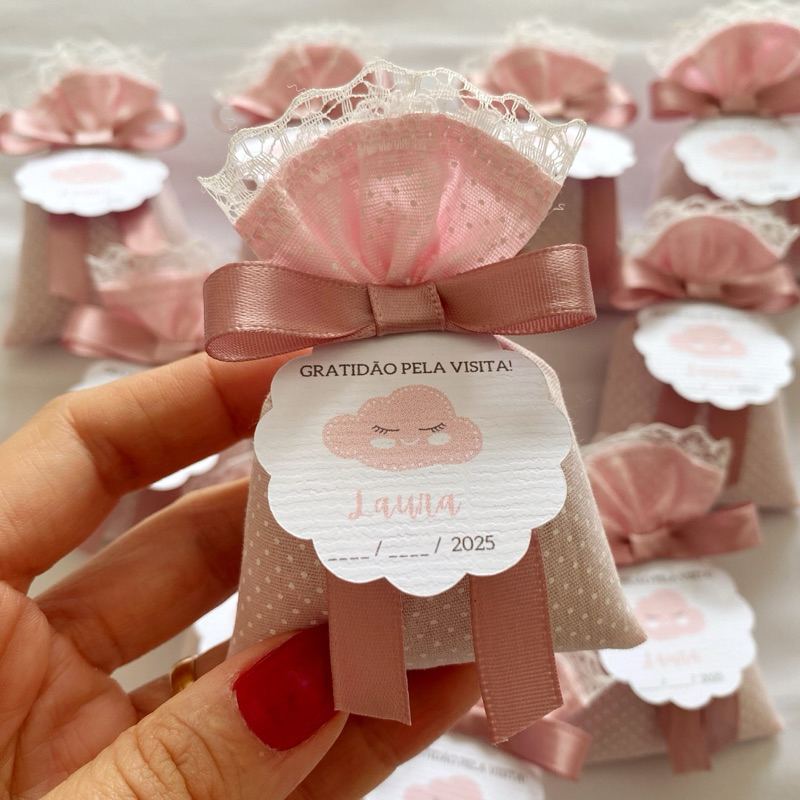 Kit Lembrancinha Maternidade Sachê Perfumado Luxo c/ Nome Chá de Bebê Chá Revelação | Nuvem Chuva de Amor ENVIO RÁPIDO!