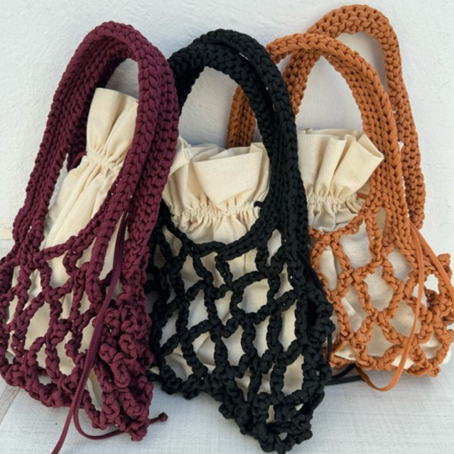 Bolsa de Crochê Artesanal Feminina – Modelo Praia, Casual e Elegante (com saquinho de algodão)
