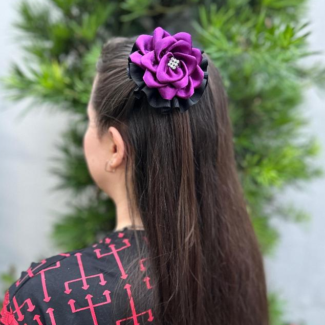 Rosa de cabelo com presilha / Acessório de Pomba Gira, Malandra e Cigana - Umbanda e Candomblé