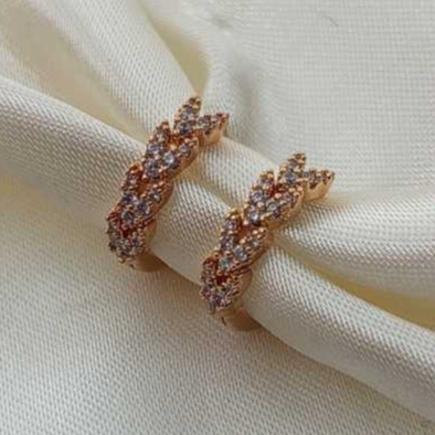 Brinco De Argola Corações Zircônia Banhado Ouro 18K Dourado Rose Estilo Moderno Elegante em Oferta na Shopee