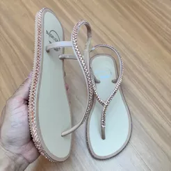 Sandália Rasteirinha Feminina Calce Fácil Com Elástico Bico Redondo Strass Elegante Pedrarias Lançamento Verão 2027