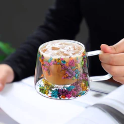 Xícara Caneca de vidro duplo com flores seca artificiais no interior 250ml