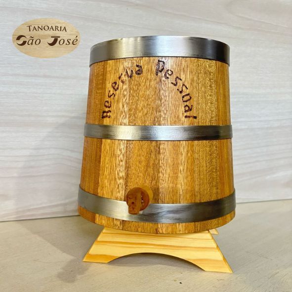 Barril/Tonel/Corote/Dorna Artesanal N. 03 (3 litros aproximados) de Madeira de Amburana Envernizada