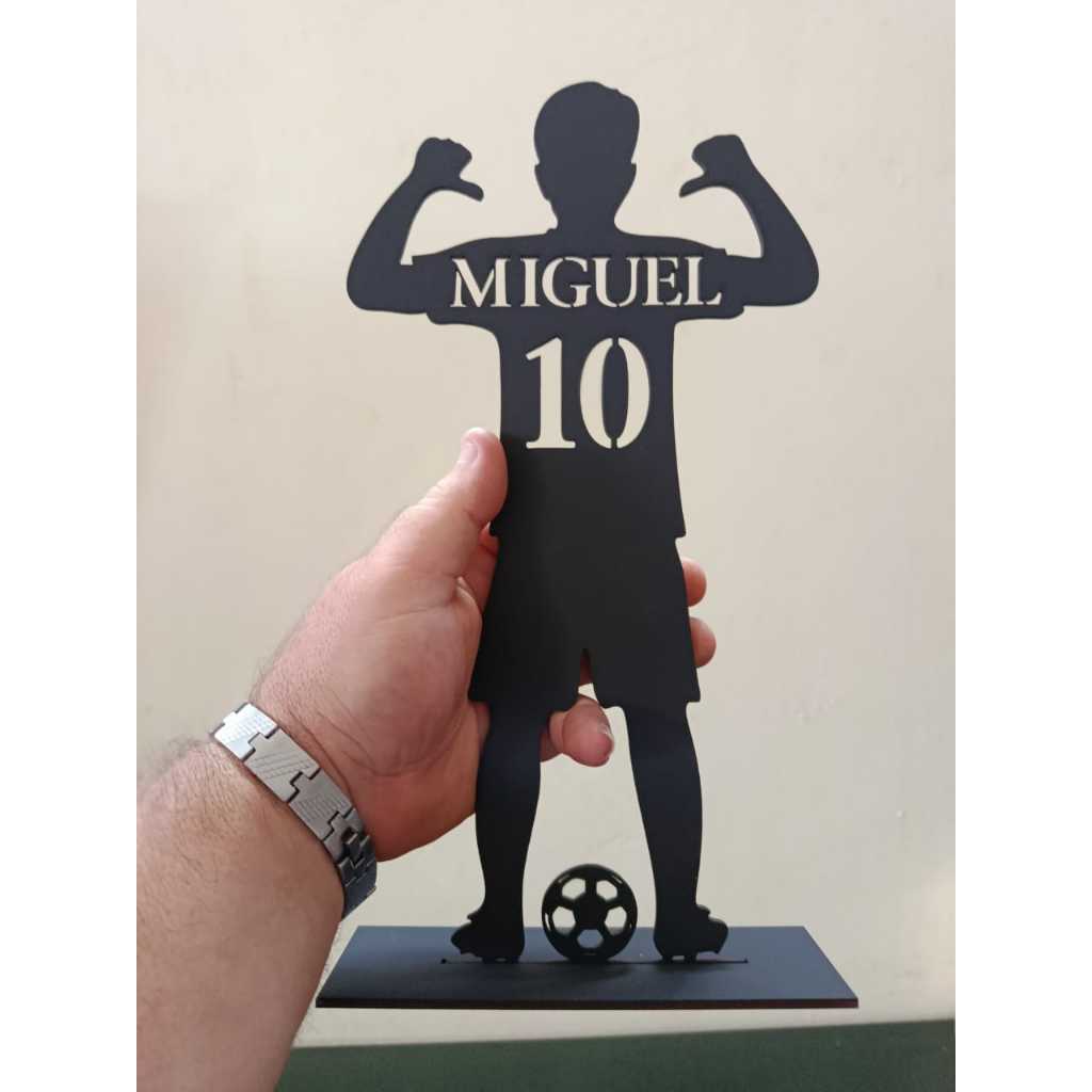 Display de Mesa Jogador Futebol Personalizado - Nome e Número - Preto - MDF Premium em Oferta na Shopee