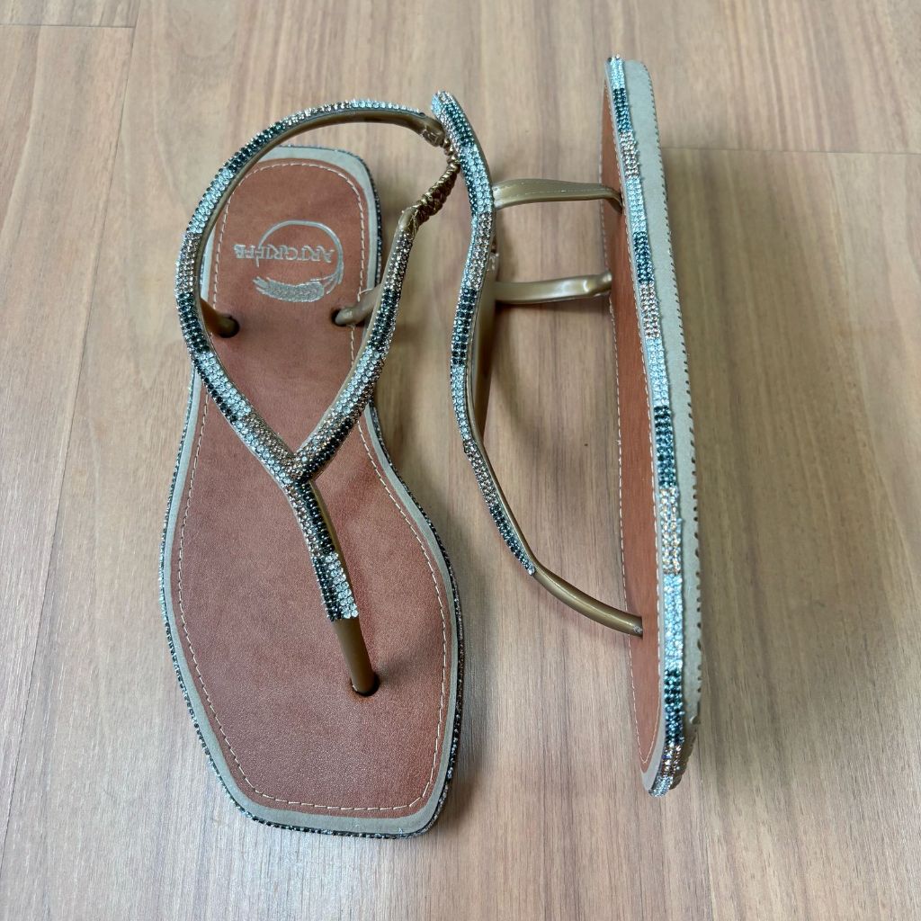 Sandália Feminina Pedraria Rasteirinha Luxo Leve Confortável Tendência Bico Quadrado Elegante
