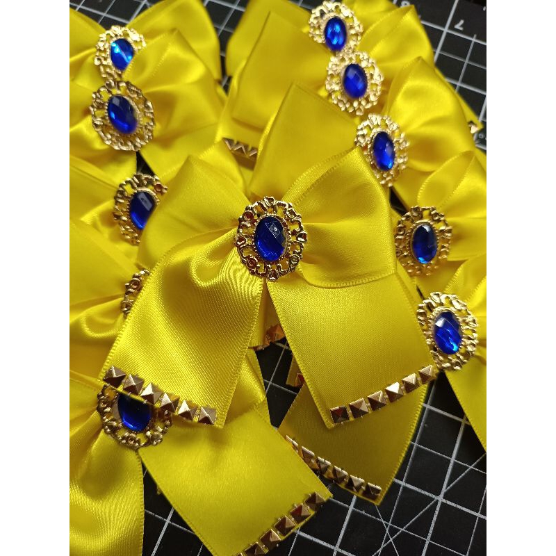 Laço de Cetim Grande Nº9 Amarelo com pedra Azul Decoração de Lembrancinhas Caixas Personalizadas Mêsversário Aniversário