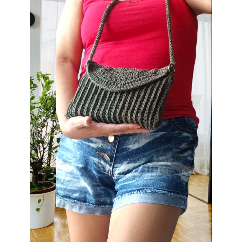 Carteira de mão, clutch ou nécessaire de crochê em barbante