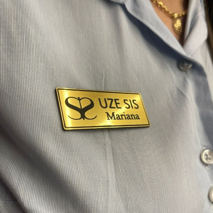 Crachá Personalizado Nome Com Logo Broche Acrílico Espelhado Magnético