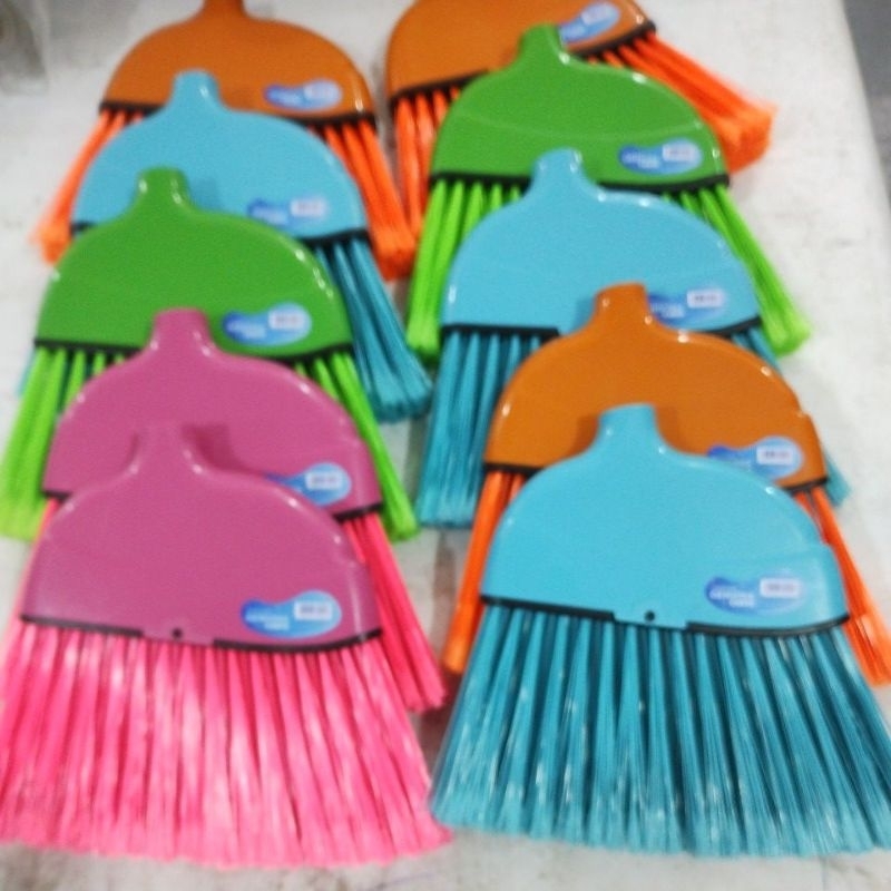 VASSOURA VARRE CANTO - SEM CABO -12 UNIDADES em Oferta na Shopee