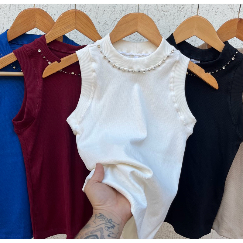 Regata Canelada Linda Bordada Com Strass e Pedraria  Feminina Elegante Chique Evangélica
