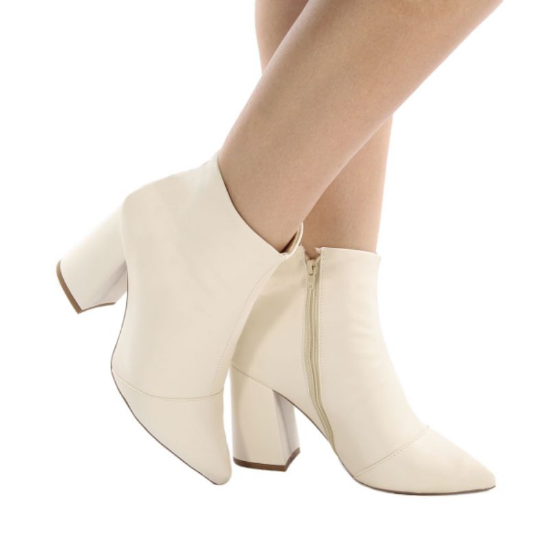 BOTA OFF WHITE CANO CURTO
