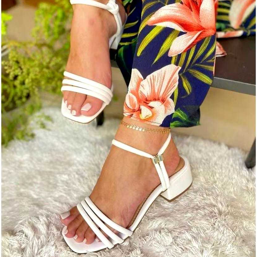 Sandália feminina salto bloco três tiras em Oferta na Shopee