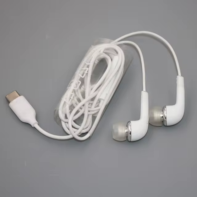 Fone de ouvido Tipo C Original Com Microfone S20 FE S21 Plus S21+ S22 Ultra S23 ultra S24 A34 A53 - detalhe
