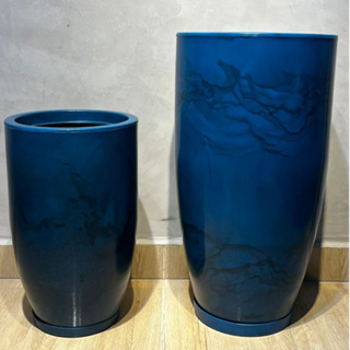 Kit 2 Vasos Marmorizados Decorativos Grande Para Plantas ou Flor Jardim Polietileno Coluna polida N1+ N2  Com Pratos em Oferta na Shopee