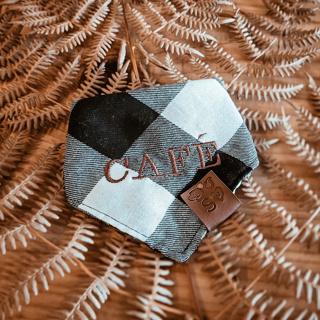 Bandana pet xadrez COM NOME BORDADO - Vários tamanhos - Varias cores em Oferta na Shopee