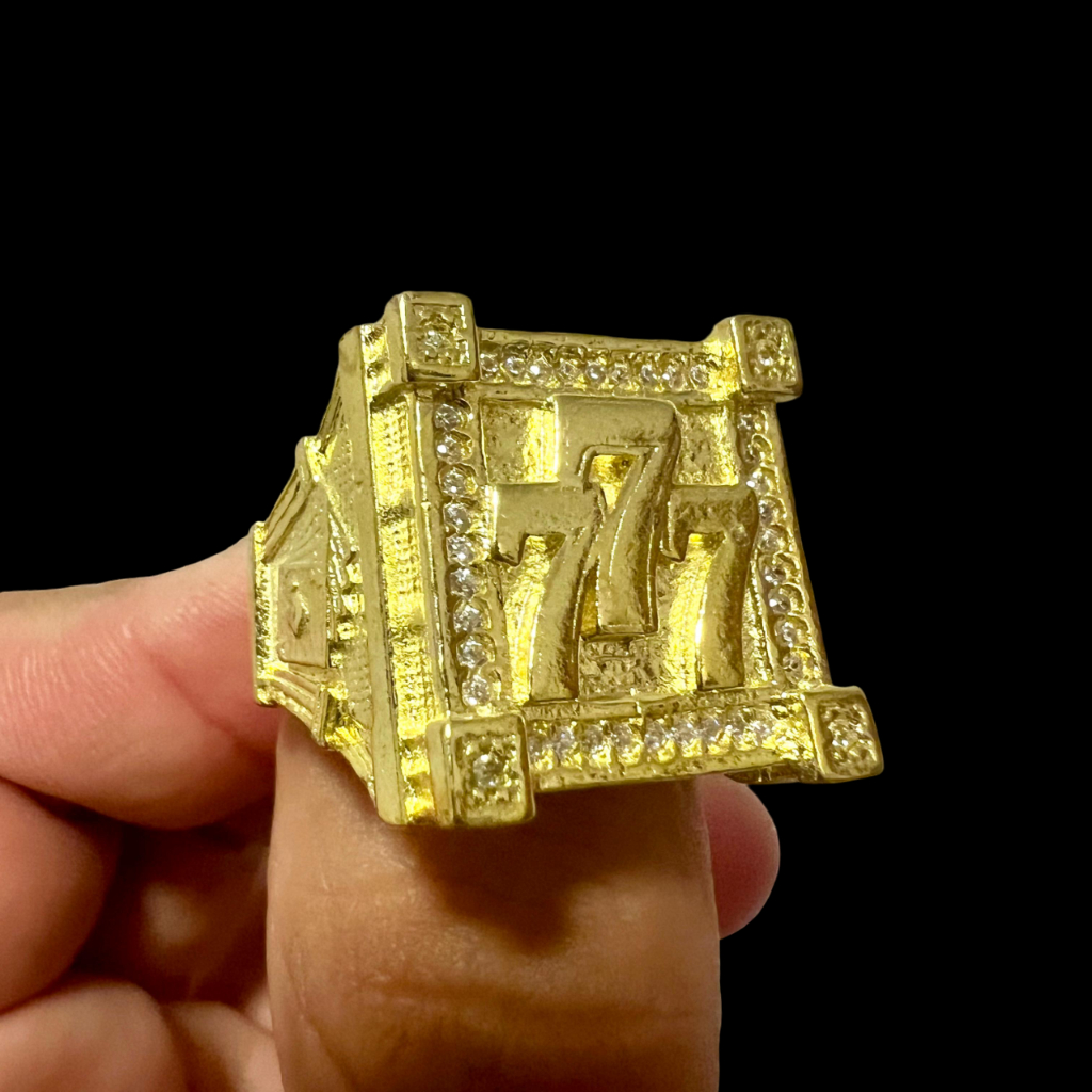 54% OFF | DEDEIRA ANEL 777 QUADRADO CRAVEJADO MOEDA ANTIGA AJUSTÁVEL POZE  BITCOIN... | Mestre dos Achadinhos