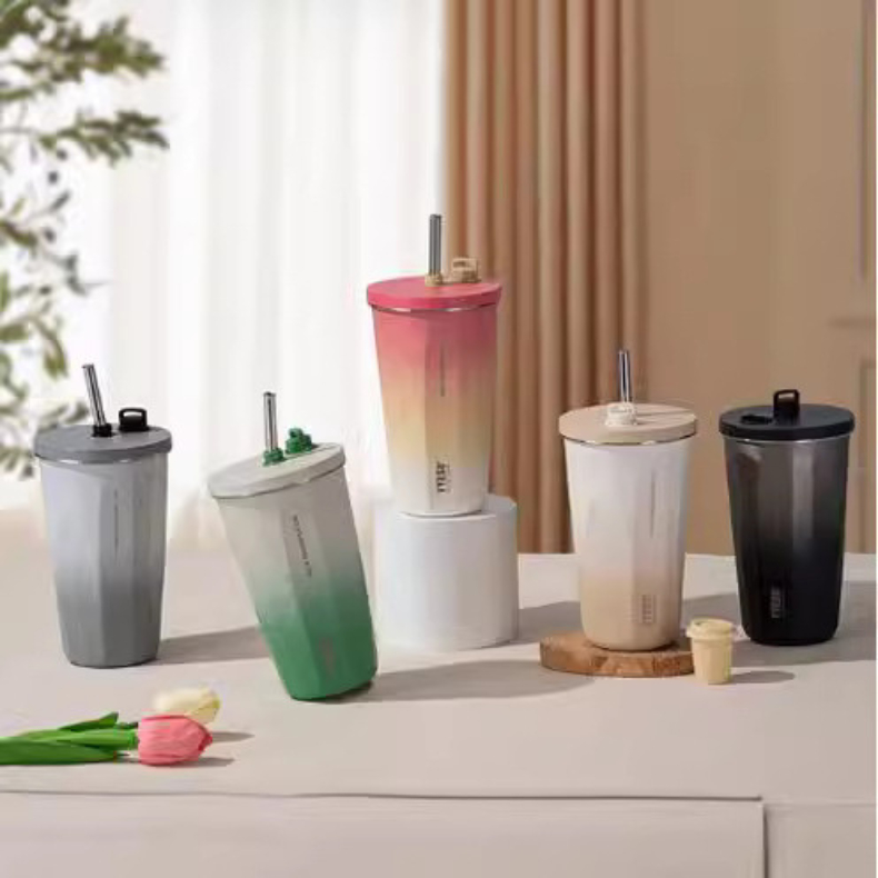 Copo Térmico Tyeso 600ml em Aço Inox com Tampa e Canudo – Isolamento Térmico Gradiente