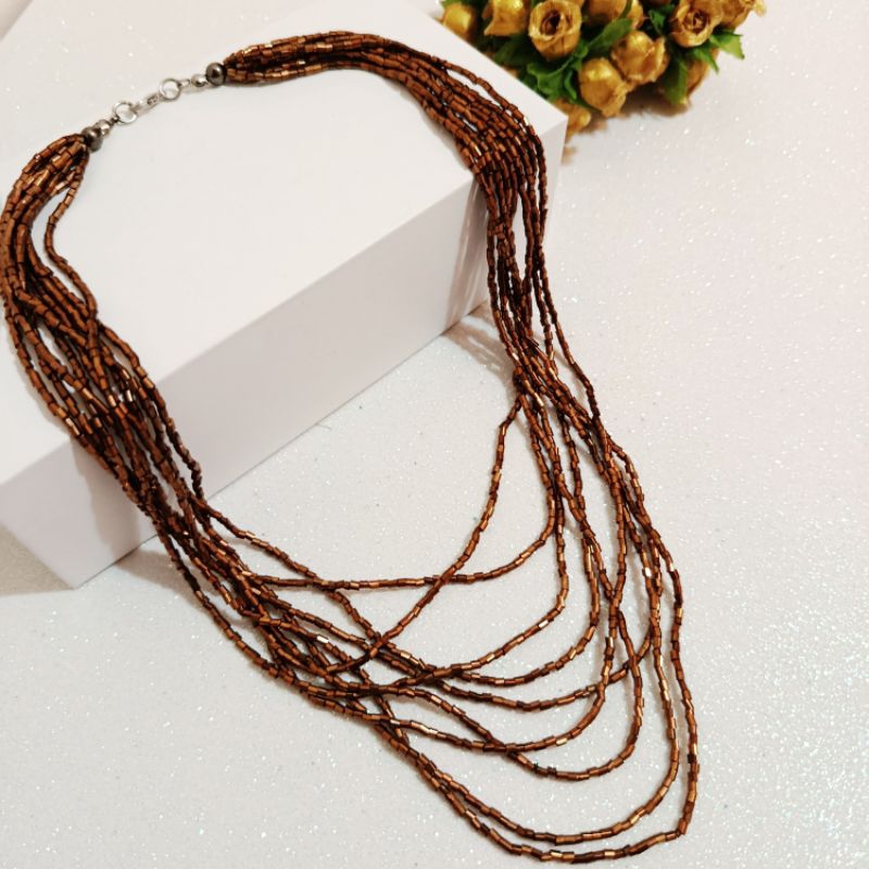 colar dourado feminino colar de canutilho