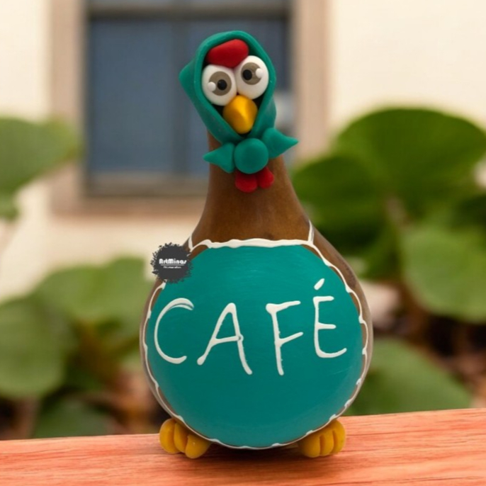 Galinha em cabaça decorativa para cantinho do café com detalhes em biscuit produto artesanal