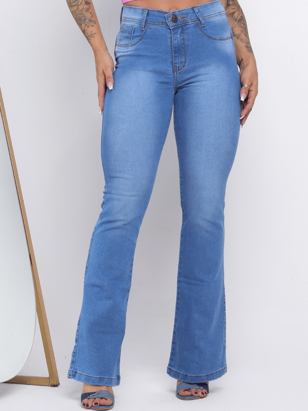 Calça Jeans Feminina Flare Cintura Alta Levanta Bumbum Hot Pants com Lycra Elastano Country Wide Leg em Oferta na Shopee