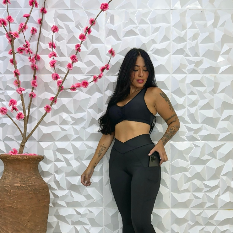 Calça Legging Com Bolso Transpassada Academia Feminina ZERO TRANSPARÊNCIA Cintura Alta Fitness Cós Alto Preta