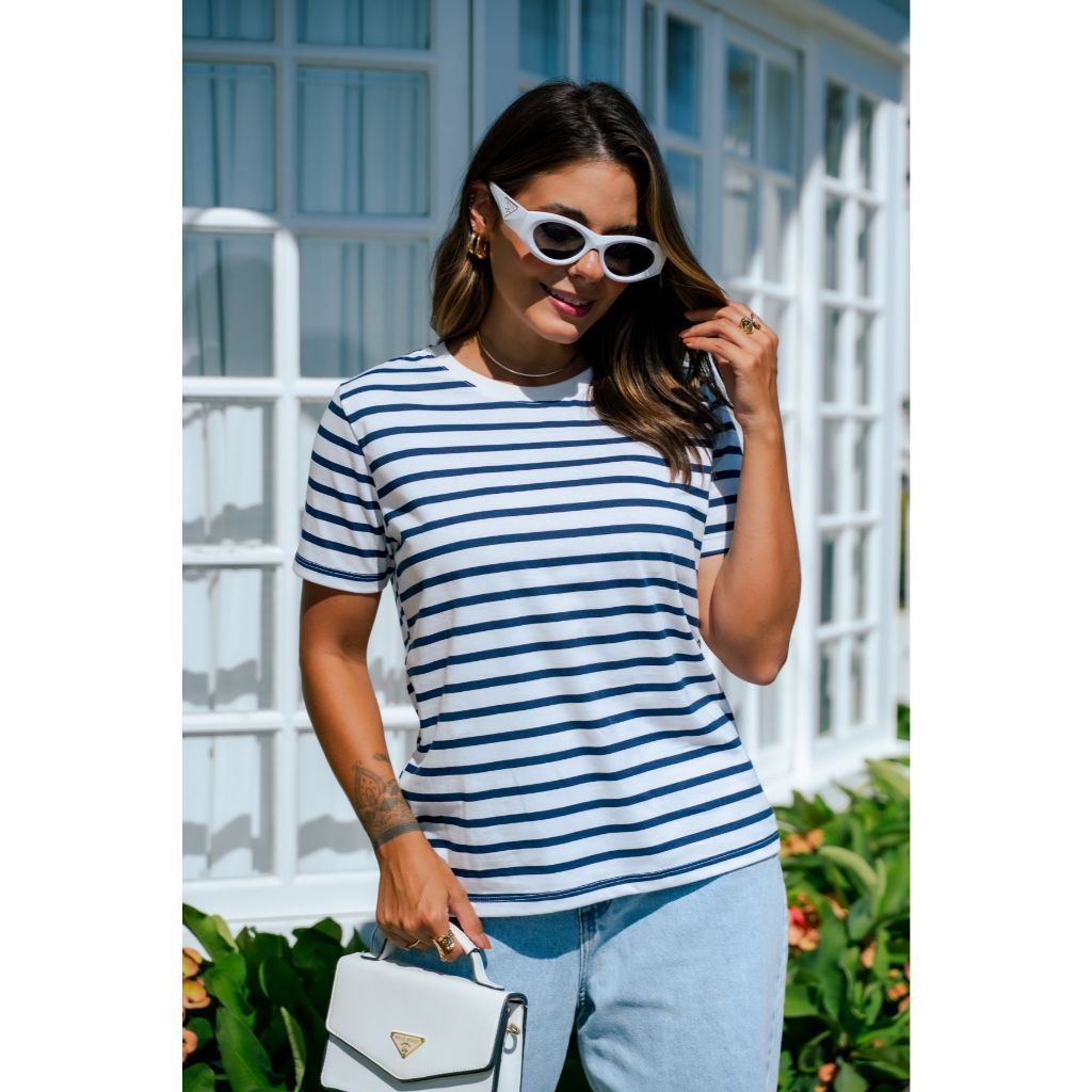 Blusa Tshirt Listrada Tendência Verão Gola Redonda em Algodão de Alta Qualidade Básica