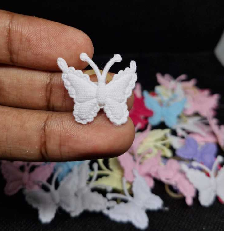 Lacinhos Pets Borboleta pra Penteado com Perola dourada acessório Pets banho e tosa Pet Shop Laços