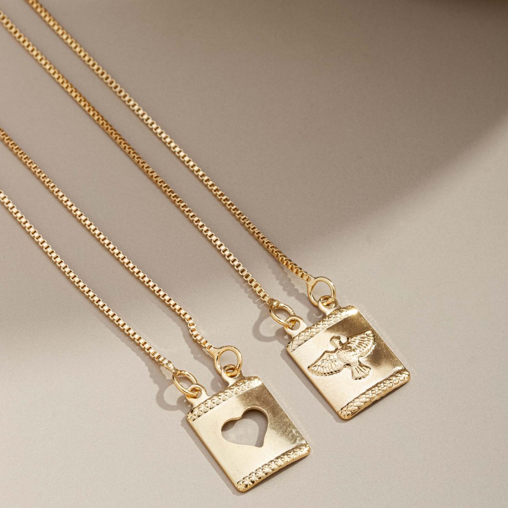 Colar Escapulário Divino Espírito Santo e Coração Banhado Ouro 18k