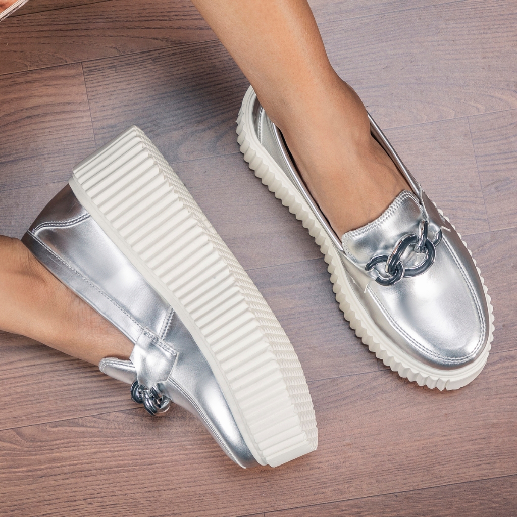 Mocassim Feminino Victoria Metalizado com Metal de Corrente 405-GG Elegante e Confortavel Solados Anabella