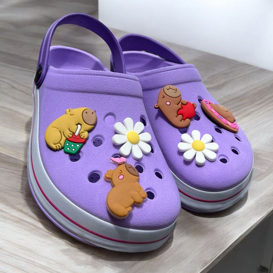 Babuche Fachetado Infantil & Adulto Kit + 4 Bottons Capivara Leve e Confortável Frio