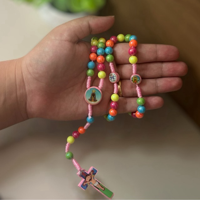Terço Infantil colorido de Nossa Senhora Aparecida para crianças Rosario Catolico Presente Batizado