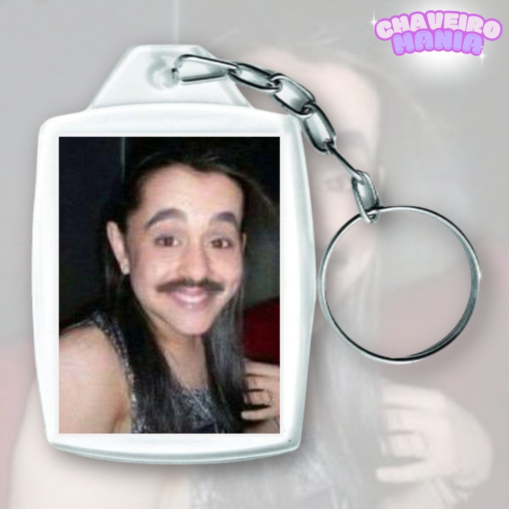 Chaveiro meme Ariana Grande - Frente e verso, 3x4cm, alta qualidade de impressão. em Oferta na Shopee