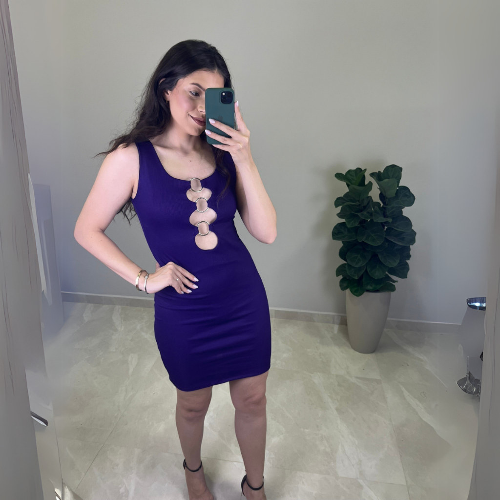 Vestido Feminino Alca Larga Curto Tubinho  com Detalhe de Argola em Aço Com Forro No Busto Tecido Canelado Premium