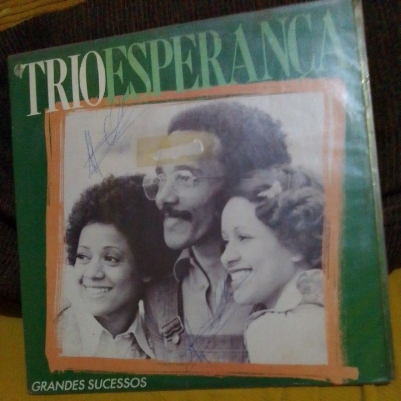 lp vinil - os grandes sucessos trio esperança/jovem guarda/samba rock/com pouco chiado/capa tem 2 assinaturas/