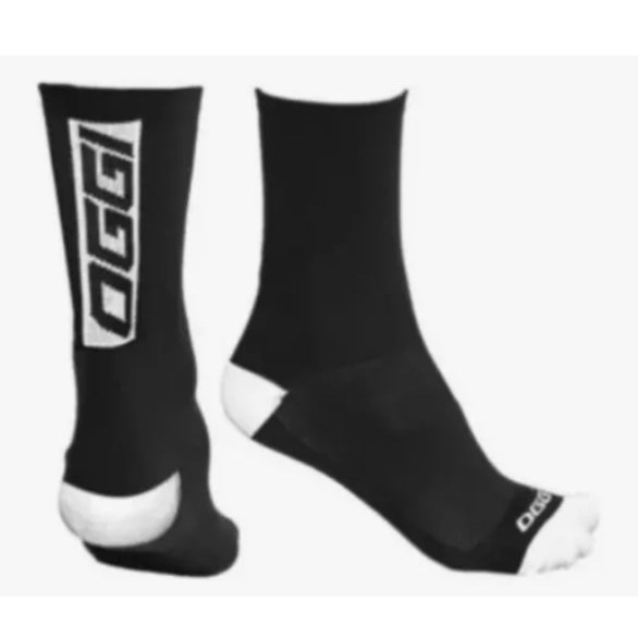 Meia Ciclismo Oggi Preta/logo Branco Cano Médio (38/43).