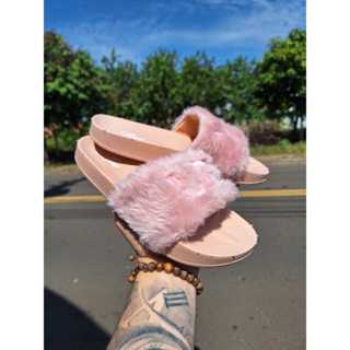 Chinelo Slide Papete Feminino com Pelinhos Mulher em Oferta na Shopee