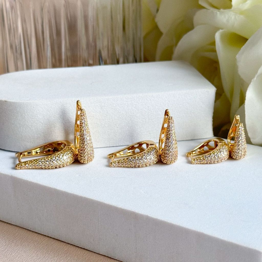 [ SEMI JOIA ] Trio Brincos de Argola Cravejados Zircônia Gota Alongada Luxo Banhado a Ouro 18k