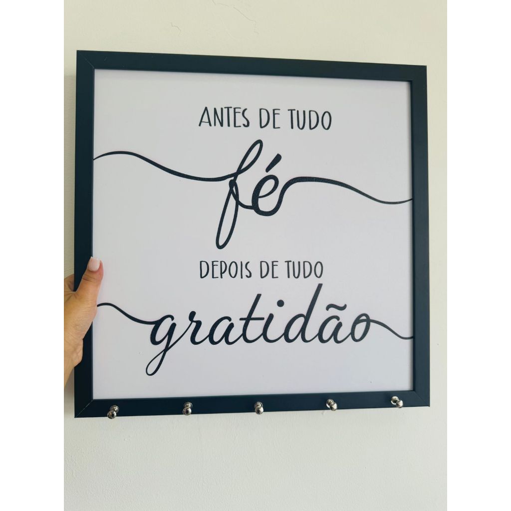Quadro cobre caixa de luz com porta chaves moldura 43x43 Antes de tudo fé depois de tudo gratidão sala/ quarto/decoração