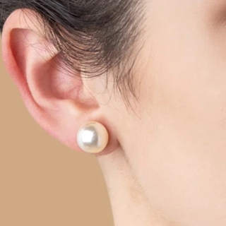 Brincos Pérola 6mm Excelente Qualidade Antiálergico Pinos Prata e Fecho Confortavel de Silicone em Oferta na Shopee