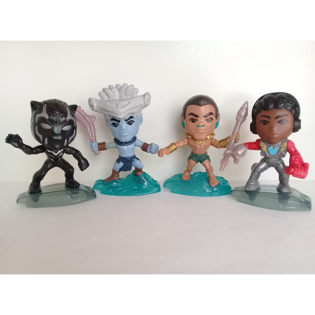 Lote 4 Bonecos Marvel Wakanda Para Sempre: Pantera Negra, Attuma, Namor, Coração de Ferro do McDonald's