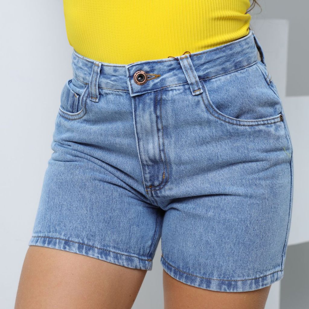 Short Bermuda Mom Jeans Feminina Cintura Alta Lavagem Clara Comfort Bolso Traseiro Frontal em Oferta na Shopee