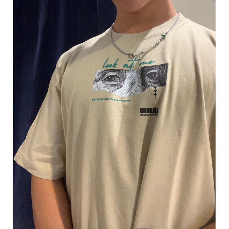 Camiseta STREETWEAR OVERSIZED Caqui “look at me”