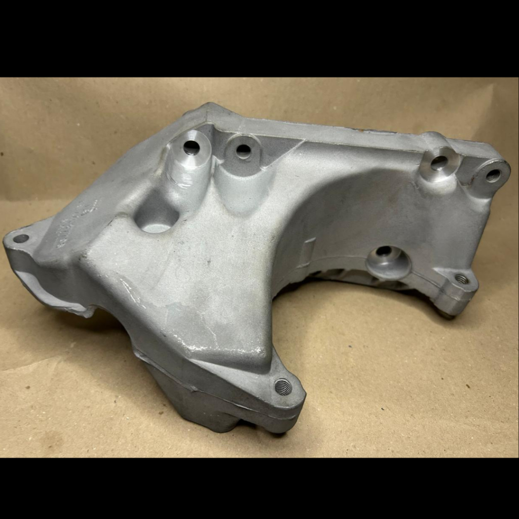 Suporte do Ar Condicionado Corsa 1.6 16v 90448177