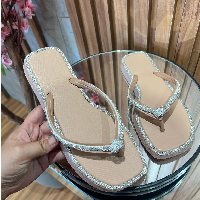 Chinelo feminino NO STRASS Verao 2026