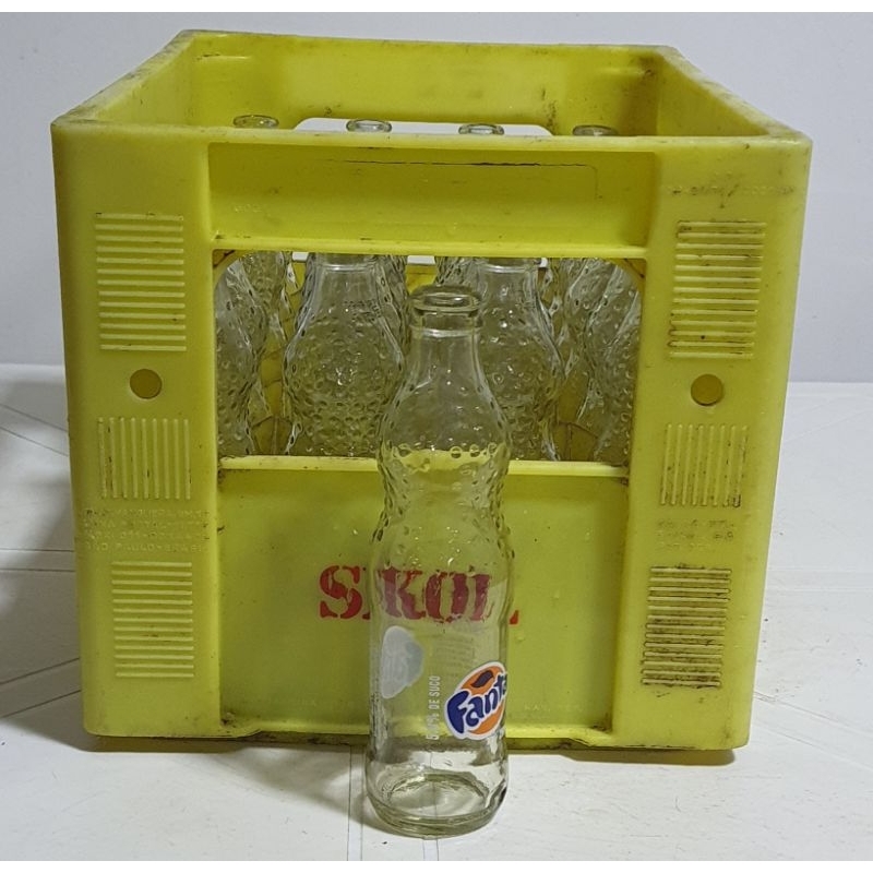 Engradado Plástico Para Garrafas De 300 ML Refrigerante Fanta