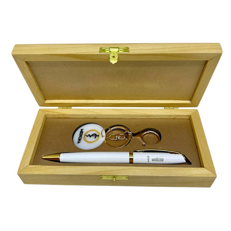 kit Caneta Medicina Presente Formatura Médica c/ Estojo Madeira+Nome+Carga Extra+Kit Presente