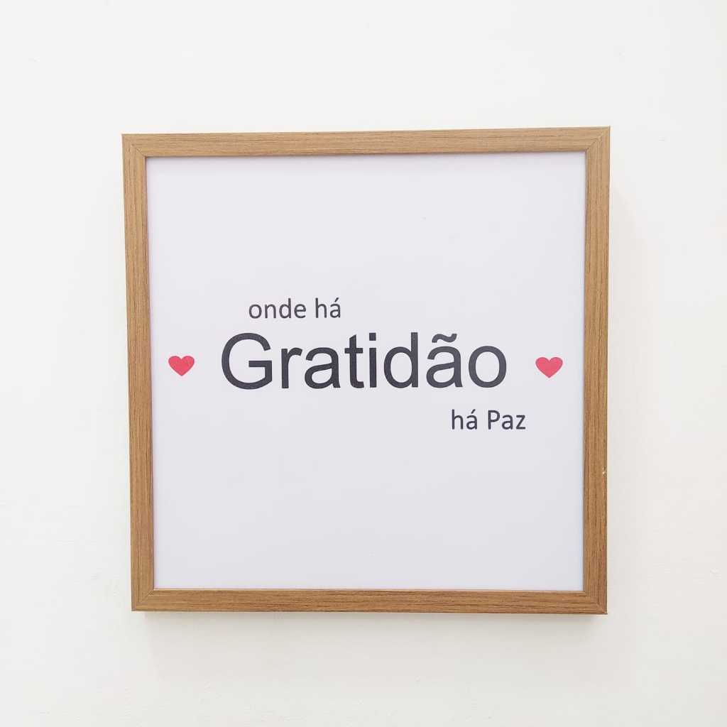 Quadro cobre caixa de luz com moldura ABRE E FECHA resinado 73x73 onde há GRATIDÃO há paz      sala\decoração\quarto